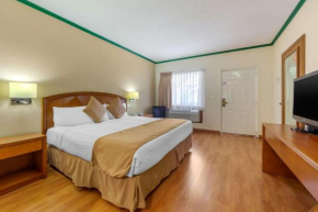  Comfort Inn Monclova  Монклова